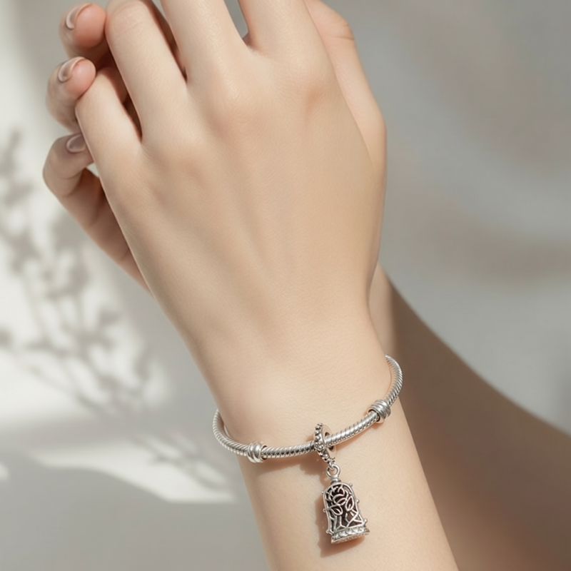 Charm Rosa Encantada – La Bella y la Bestia