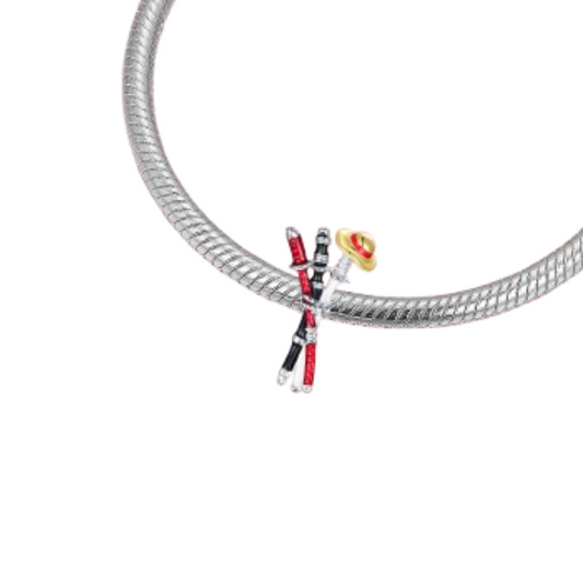 Abalorio Charm Zoro – Trío de Espadas con Sombrero de Luffy