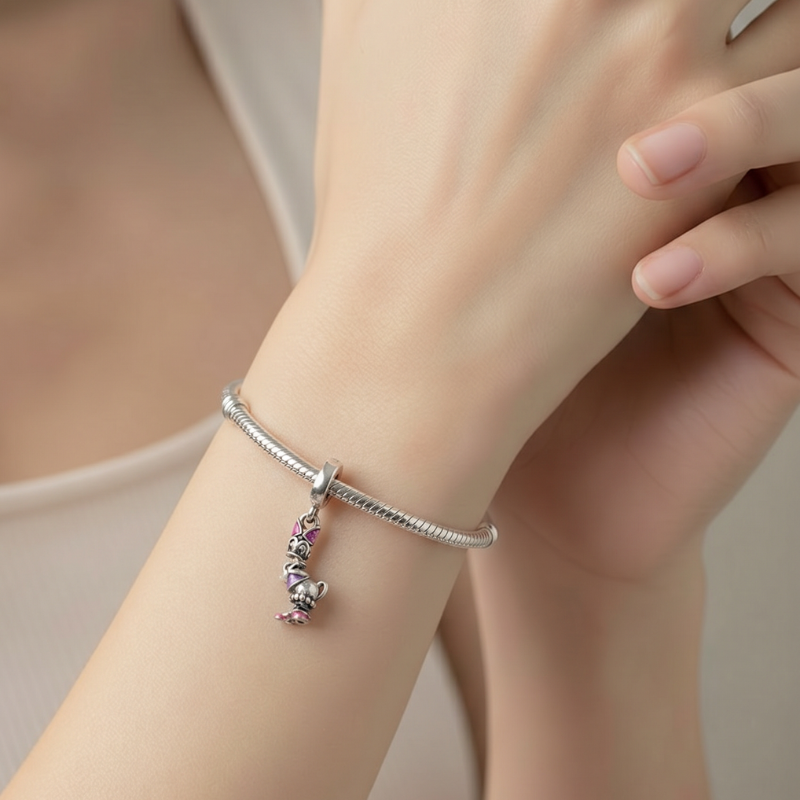 Charm Pata Daisy – Disney clásico