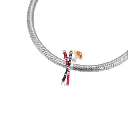 Abalorio Charm Zoro – Trío de Espadas con Sombrero de Luffy