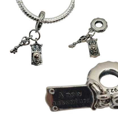 Charm Colgante Sr. Picaporte y Llave – Alicia en el País de las Maravillas