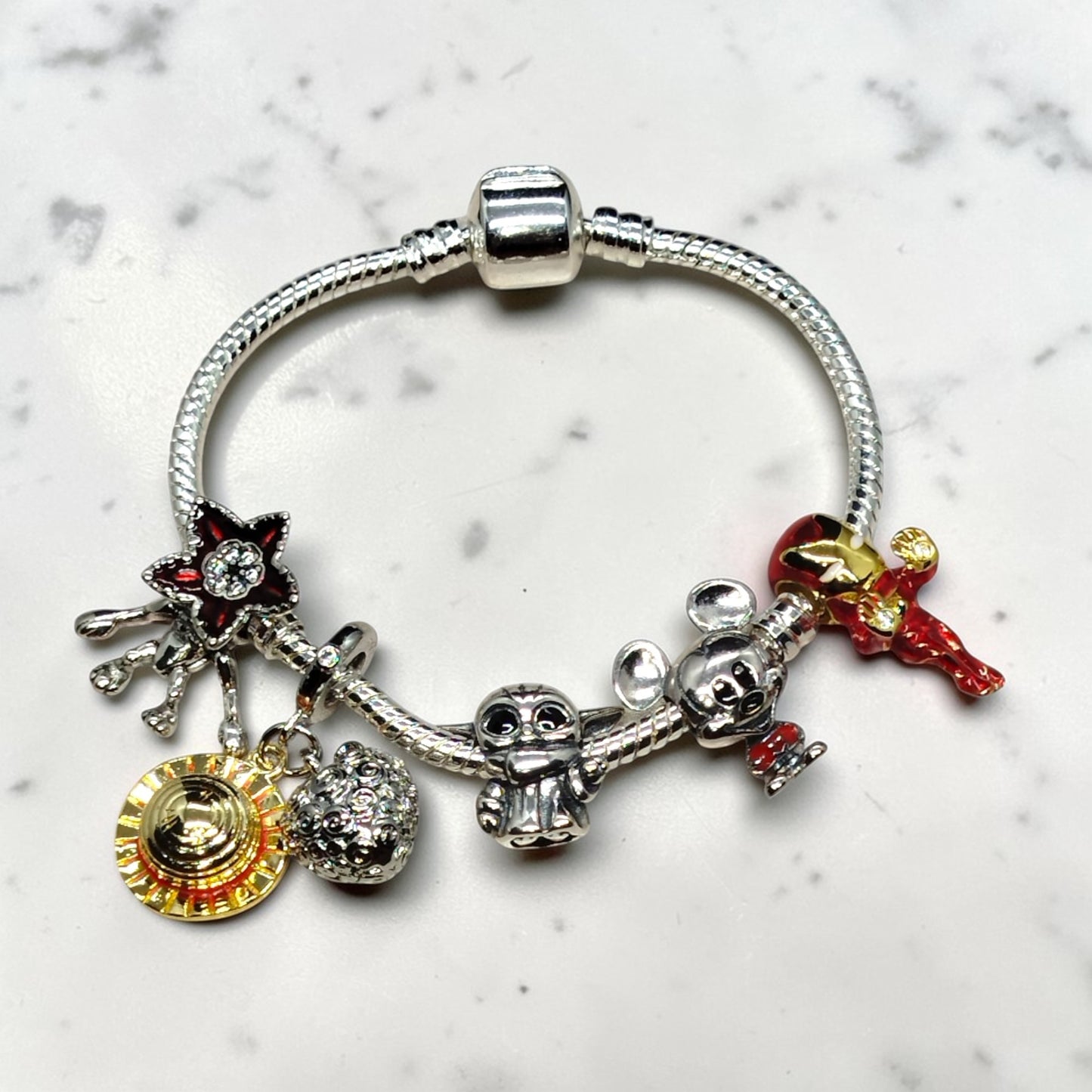 Pulsera Misterio Frikiverso (5 charms)